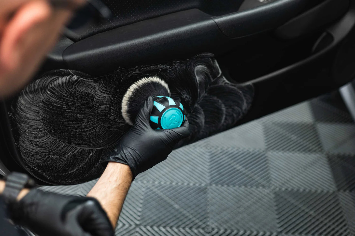 Detail Factory Curveball XL Synthetic Brush